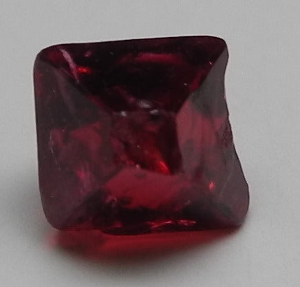 Noble Red Spinel - 1.5ct - Hand Select Gem Rough - prettyrock.com
