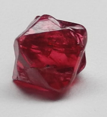 noble red spinel - 1.81ct - Hand Select Gem Rough - prettyrock.com