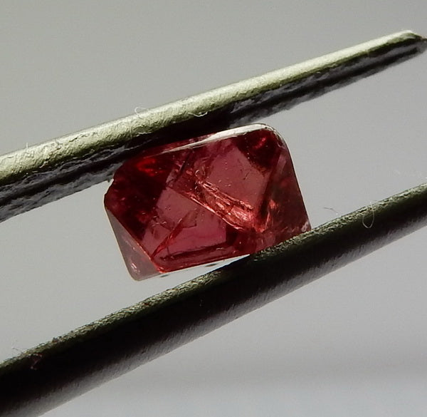 Noble Spinel - 1.05ct - Hand Select Gem Rough - prettyrock.com