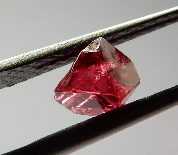 Noble Spinel - 1.47ct - Hand Select Gem Rough - prettyrock.com