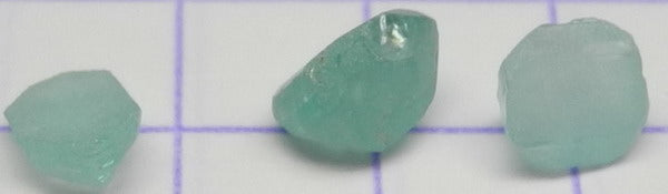 Paraiba Tourmaline - 0.9ct - Hand Select Gem Rough - prettyrock.com