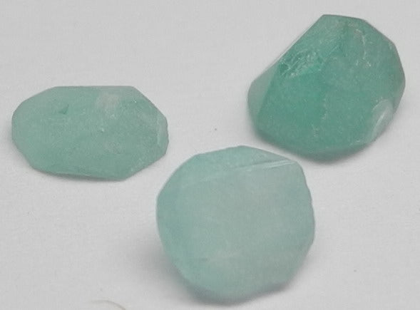 Paraiba Tourmaline - 0.9ct - Hand Select Gem Rough - prettyrock.com