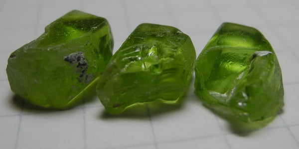 peridot - 19.15ct - Hand Select Gem Rough - prettyrock.com