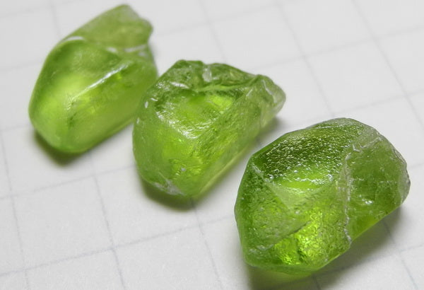 peridot - 19.15ct - Hand Select Gem Rough - prettyrock.com