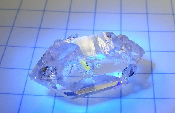 Petroleum Included Quartz - 15.88ct - Hand Select Gem Rough - prettyrock.com