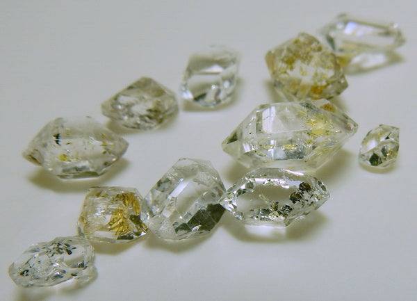 Petroleum Included Quartz - 15.35ct - Hand Select Gem Rough - prettyrock.com