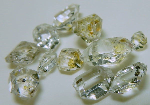 Petroleum Included Quartz - 15.35ct - Hand Select Gem Rough - prettyrock.com