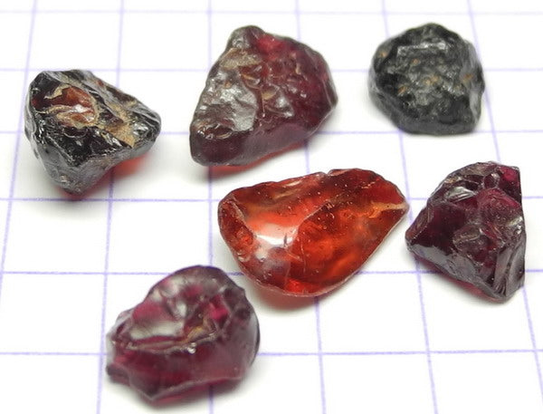 Pyrope Garnet - 10.04ct - Hand Select Gem Rough - prettyrock.com