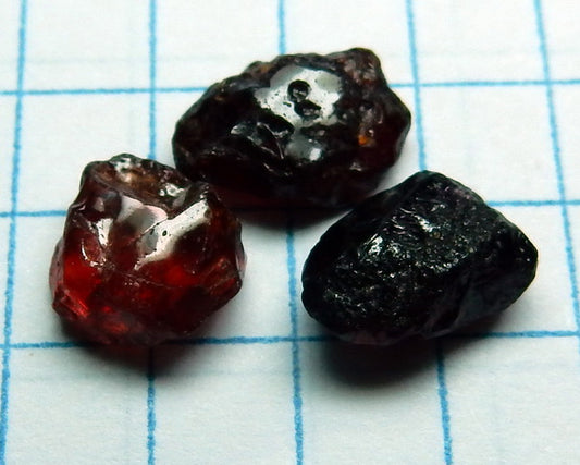 Pyrope Garnet - 5.05ct - Hand Select Gem Rough - prettyrock.com