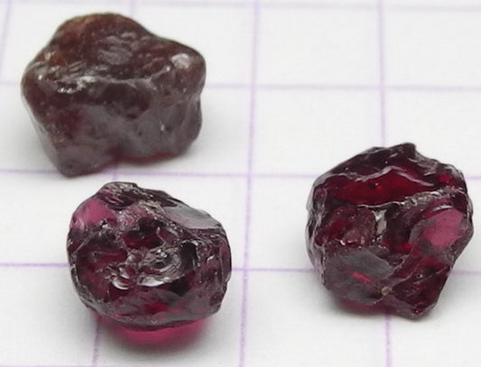 Pyrope Garnet - 4.42ct - Hand Select Gem Rough - prettyrock.com