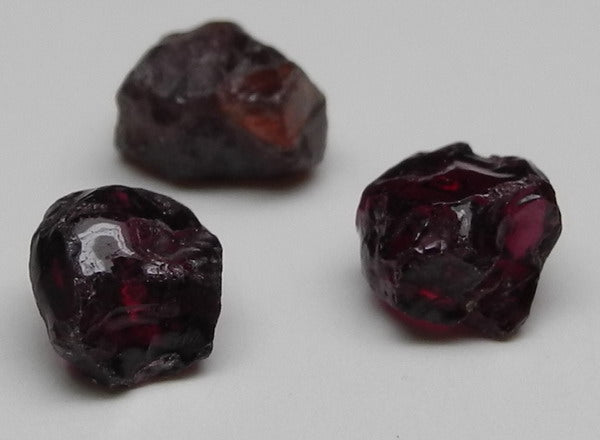 Pyrope Garnet - 4.42ct - Hand Select Gem Rough - prettyrock.com