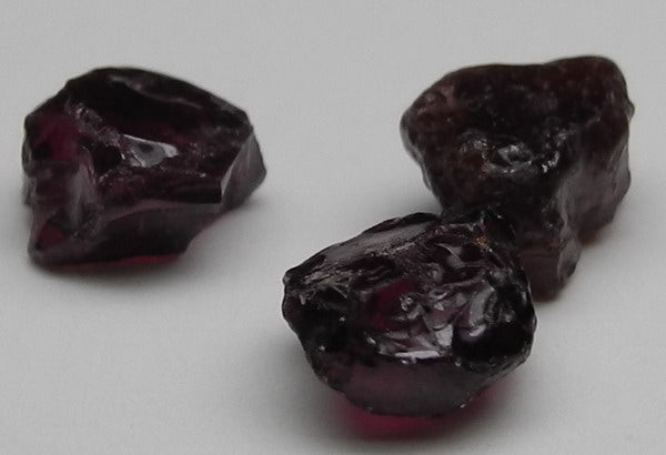 Pyrope Garnet - 4.42ct - Hand Select Gem Rough - prettyrock.com