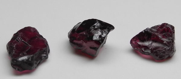 Pyrope Garnet - 5.71ct - Hand Select Gem Rough - prettyrock.com