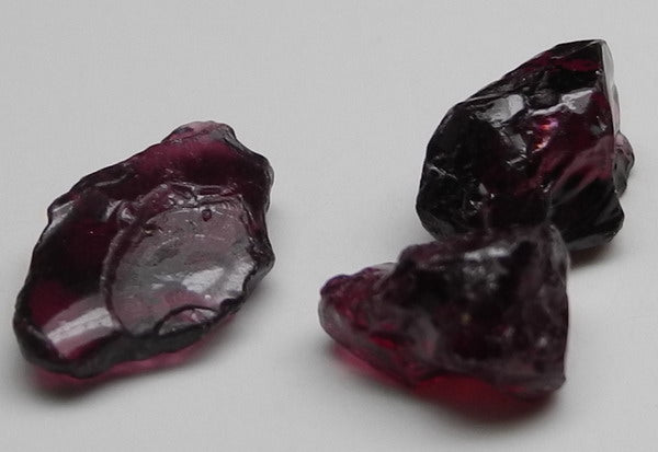 Pyrope Garnet - 5.71ct - Hand Select Gem Rough - prettyrock.com