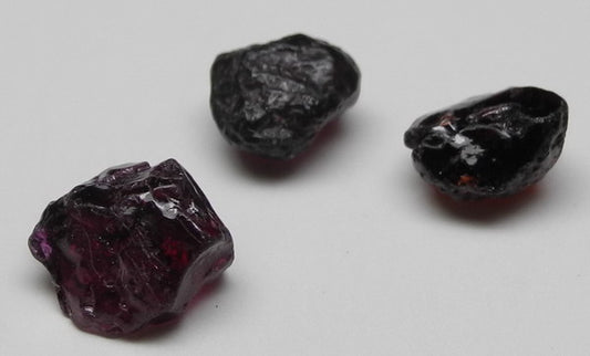 Pyrope Garnet - 7.34ct - Hand Select Gem Rough - prettyrock.com