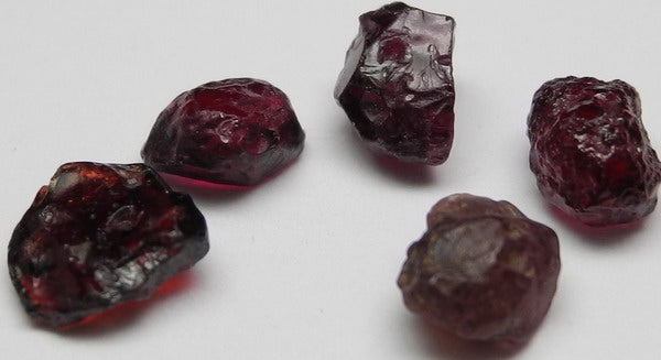 Pyrope Garnet - 6.3ct - Hand Select Gem Rough - prettyrock.com