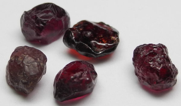 Pyrope Garnet - 6.3ct - Hand Select Gem Rough - prettyrock.com