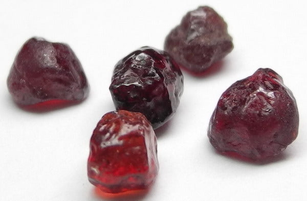 Pyrope Garnet - 5.55ct - Hand Select Gem Rough - prettyrock.com