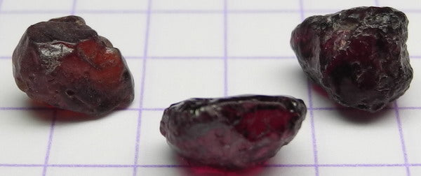 Pyrope Garnet - 5.75ct - Hand Select Gem Rough - prettyrock.com