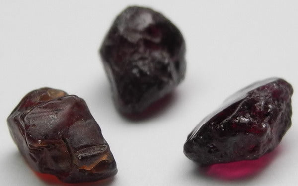 Pyrope Garnet - 5.75ct - Hand Select Gem Rough - prettyrock.com