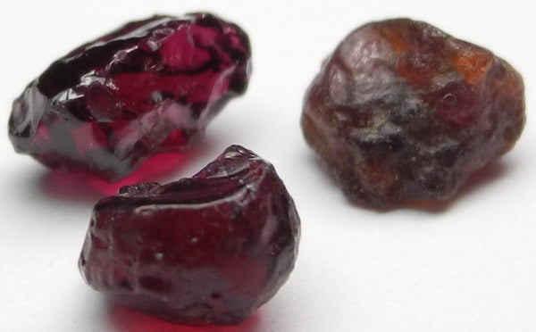 Pyrope Garnet - 6.7ct - Hand Select Gem Rough - prettyrock.com