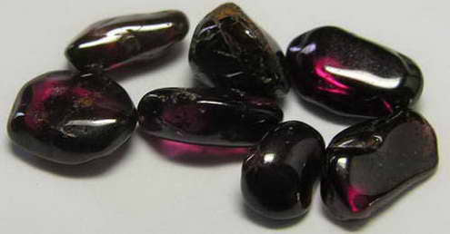 Rhodolite Garnet - 8.16ct - Hand Select Gem Rough - prettyrock.com