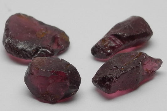 Rhodolite Garnet - 24.75ct - Hand Select Gem Rough - prettyrock.com