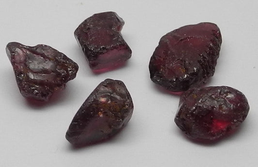 Rhodolite Garnet - 24.97ct - Hand Select Gem Rough - prettyrock.com
