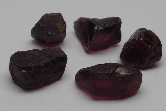 Rhodolite Garnet - 24.7ct - Hand Select Gem Rough - prettyrock.com