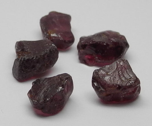 Rhodolite Garnet - 23.39ct - Hand Select Gem Rough - prettyrock.com
