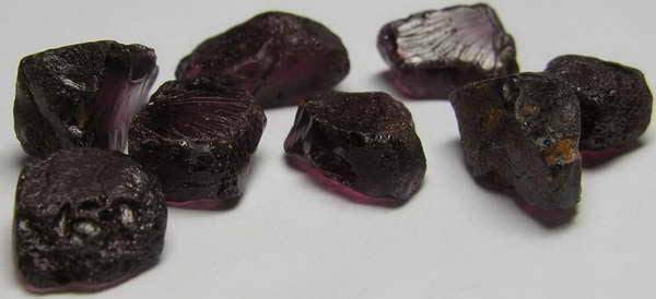 Rhodolite Garnet - 39.04ct - Hand Select Gem Rough - prettyrock.com