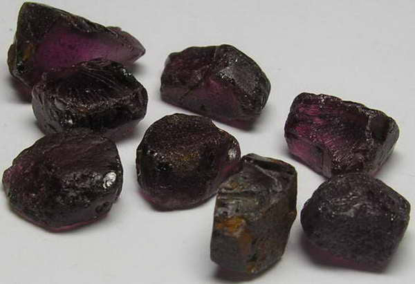 Rhodolite Garnet - 39.04ct - Hand Select Gem Rough - prettyrock.com