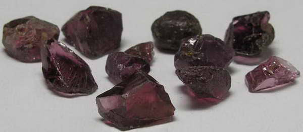 Rhodolite Garnet - 23.49ct - Hand Select Gem Rough - prettyrock.com