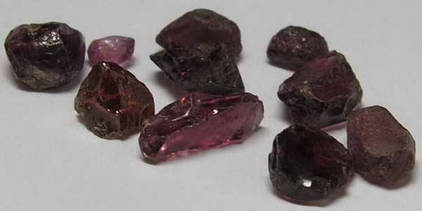 Rhodolite Garnet - 21.7ct - Hand Select Gem Rough - prettyrock.com