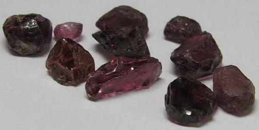 Rhodolite Garnet - 21.7ct - Hand Select Gem Rough - prettyrock.com