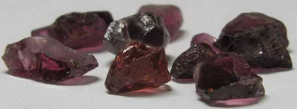 Rhodolite Garnet - 21.7ct - Hand Select Gem Rough - prettyrock.com