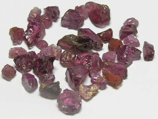 Rhodolite Garnet - 24.64ct - Hand Select Gem Rough - prettyrock.com