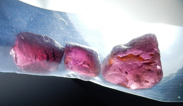 Rhodolite Garnet - 17.73ct - Hand Select Gem Rough - prettyrock.com