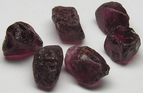 Rhodolite Garnet - 18.86ct - Hand Select Gem Rough - prettyrock.com