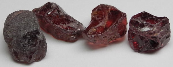 Rhodolite Garnet - 18.95ct - Hand Select Gem Rough - prettyrock.com