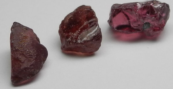 Rhodolite Garnet - 12.85ct - Hand Select Gem Rough - prettyrock.com