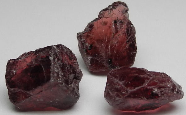 Rhodolite Garnet - 19.4ct - Hand Select Gem Rough - prettyrock.com