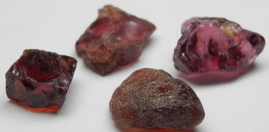 Rhodolite Garnet - 22.6ct - Hand Select Gem Rough - prettyrock.com