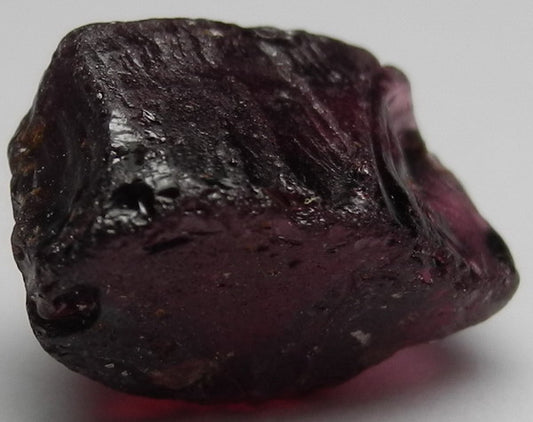 Rhodolite Garnet - 15.15ct - Hand Select Gem Rough - prettyrock.com