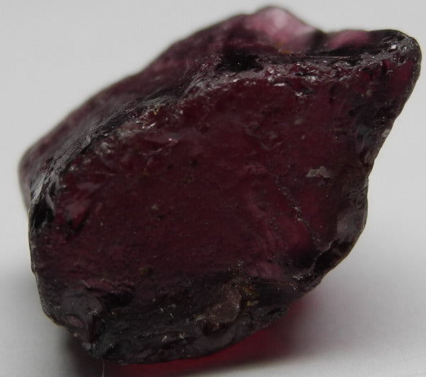Rhodolite Garnet - 15.15ct - Hand Select Gem Rough - prettyrock.com