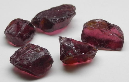 Rhodolite Garnet - 23.96ct - Hand Select Gem Rough - prettyrock.com