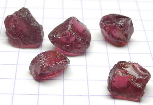 Rhodolite Garnet - 20.03ct - Hand Select Gem Rough - prettyrock.com
