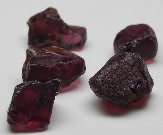 Rhodolite Garnet - 26.14ct - Hand Select Gem Rough - prettyrock.com