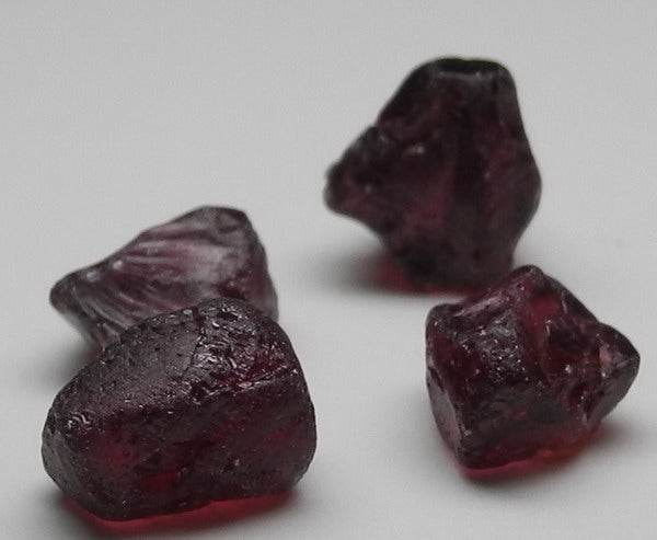 Rhodolite Garnet - 17.44ct - Hand Select Gem Rough - prettyrock.com
