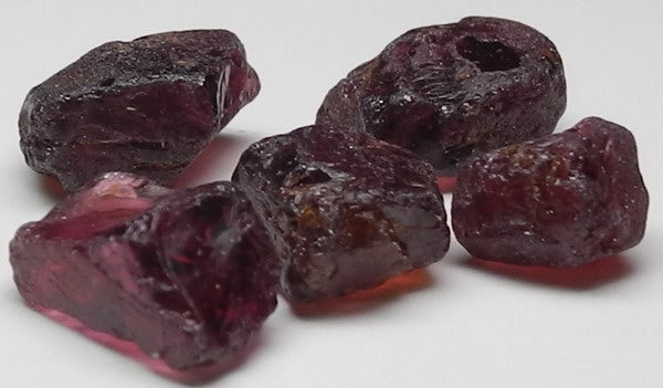 Rhodolite Garnet - 25.21ct - Hand Select Gem Rough - prettyrock.com